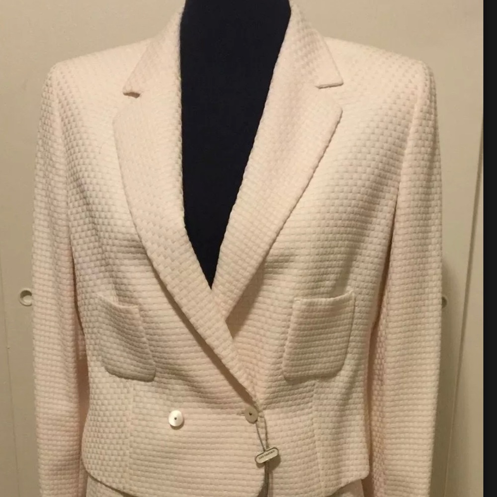 VALENTINO MISS V SKIRT SUIT .IVORY SIZE 10 NEW WITH TAG